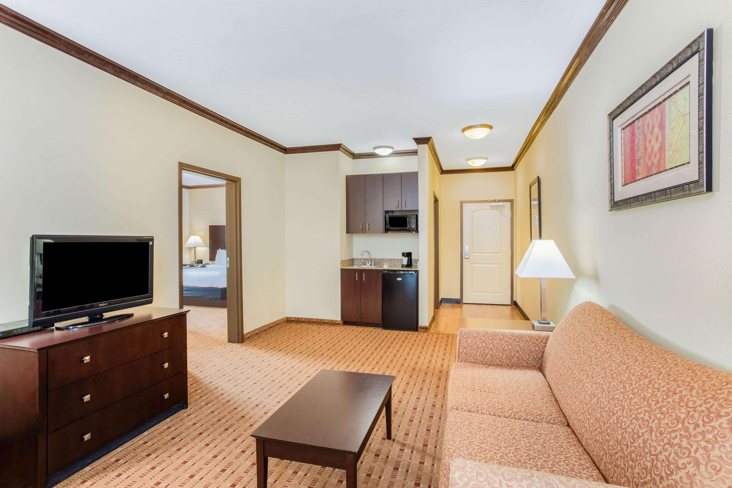La Quinta By Wyndham Ennis Hotel Exterior photo